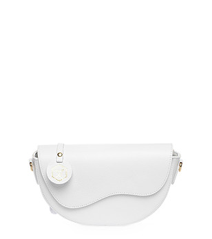 Дамска кожена чанта през рамо в бяло снимка