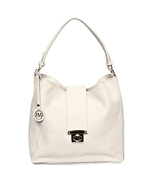 Светлобежова дамска чанта от естествена кожа Betina снимка