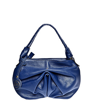 Малка дамска чанта от естествена кожа в син цвят снимка