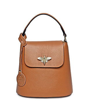 Дамска кожена чанта в цвят коняк  снимка