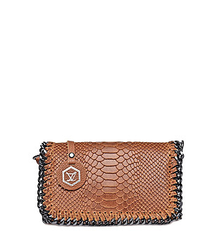 Дамска клъч чанта в цвят коняк с релеф и верижка  снимка