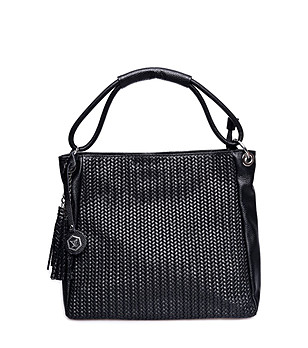 Черна дамска чанта от естествена кожа снимка