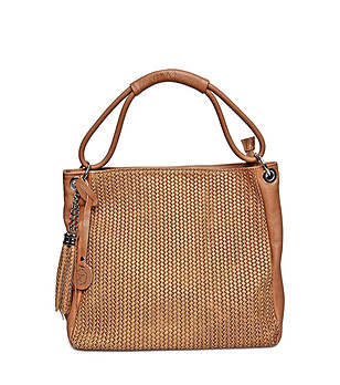 Чанта от естествена кожа в цвят коняк снимка