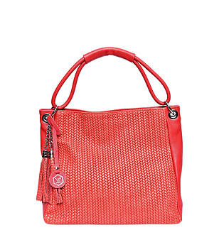 Червена дамска чанта от естествена кожа снимка