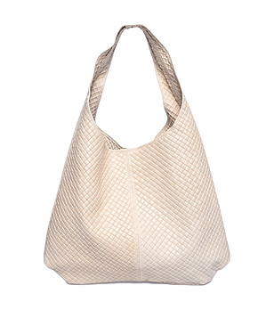 Бежова дамска кожена чанта с релеф снимка