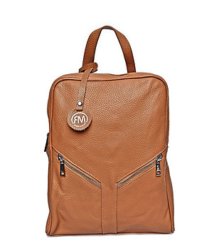 Дамска кожена раница в цвят коняк Daria снимка