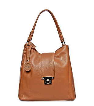 Дамска кожена чанта в цвят коняк снимка