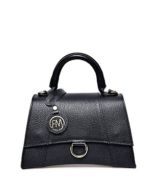 Черна дамска чанта от естествена кожа  снимка