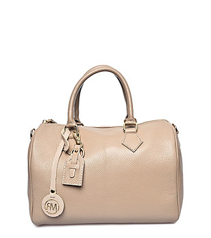 Дамска кожена чанта от естествена кожа в нюанс на цвят таупе снимка