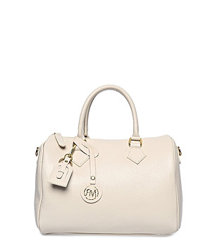 Дамска кожена чанта от естествена кожа в светлобежово снимка