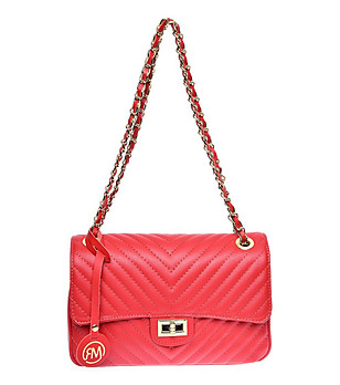 Червена дамска чанта от естествена кожа  снимка