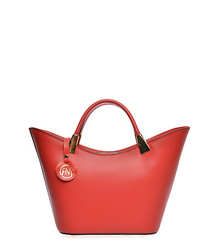 Дамска чанта в червено от естествена кожа  снимка