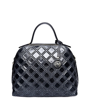 Черна кожена дамска чанта на ромбове Xita снимка