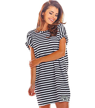 Памучна рокля на моряшко райе снимка