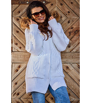 Бяла дамска плетена жилетка с качулка с пух Neri снимка