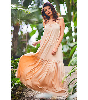 Бежова дълга рокля Uma снимка