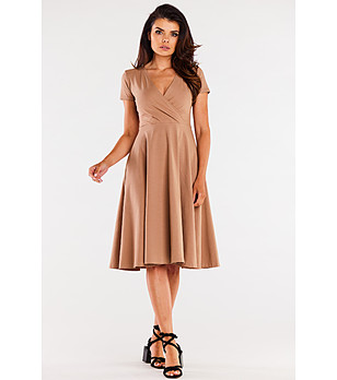 Бежова памучна лятна рокля снимка