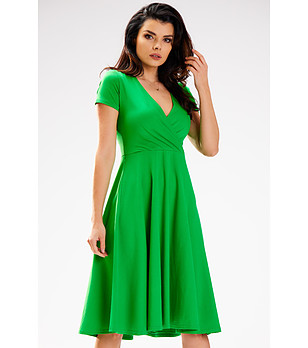 Зелена памучна лятна рокля снимка