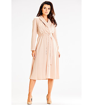 Бежова рокля с шал яка Dita снимка