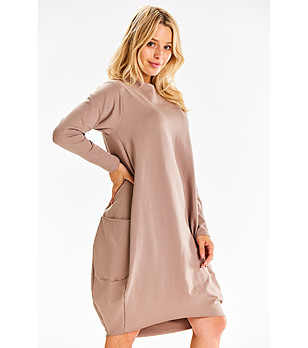 Бежов рокля тип балон снимка