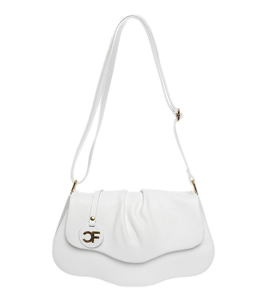 Дамска кожена чанта за рамо в бяло снимка