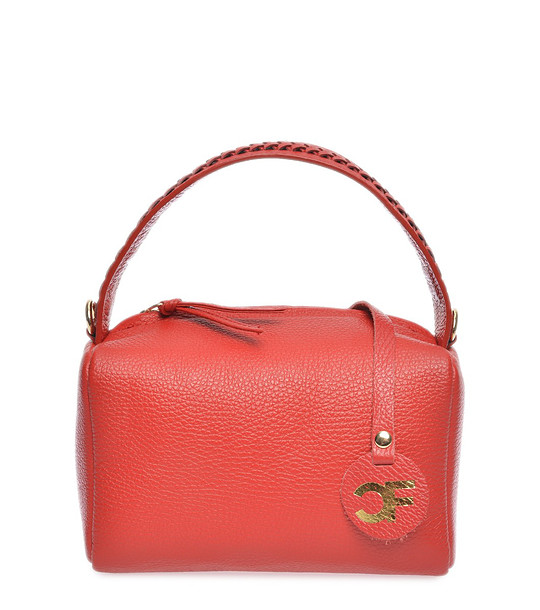 Червена дамска чанта от естествена кожа снимка