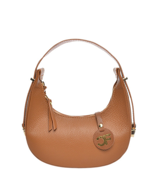 Дамска кожена чанта в цвят коняк снимка