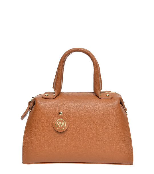 Дамска кожена чанта в цвят коняк снимка