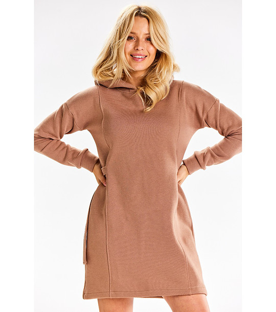 Рокля в бежово с качулка снимка