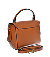 Дамска кожена чанта в цвят коняк-2 снимка
