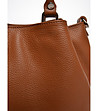 Дамска кожена чанта в цвят коняк-2 снимка