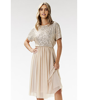 Рокля в бежово с пайети Rina снимка