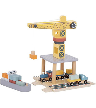 Дървен пристанищен кран снимка