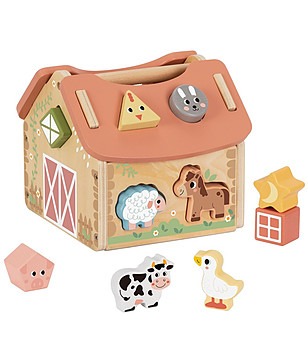 Дървена къщичка-сортер с дървени животни снимка