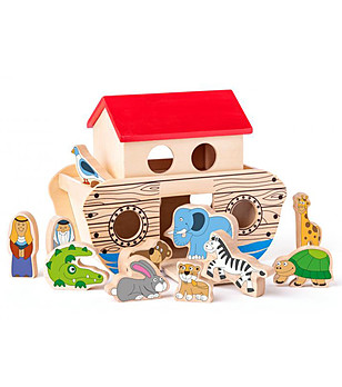 Ноев ковчег - дървен сортер-кораб с животни снимка