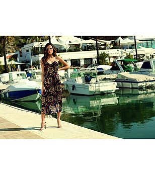 Дълга тъмносиня нощница с принт Goldy снимка