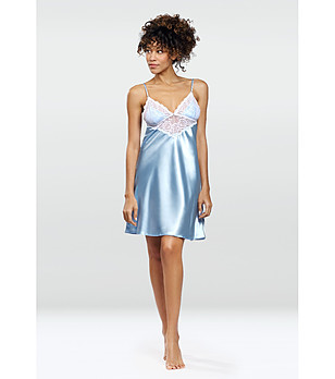 Сатенена нощница в светлосиньо Luna  снимка