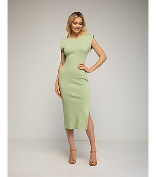 Зелена вталена рокля снимка