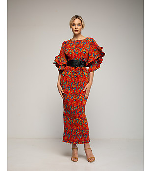 Червена рокля с принт и ефектни ръкави снимка