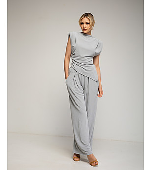 Елегантен сив комплект от блуза и панталон  снимка