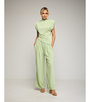 Елегантен светлозелен комплект от блуза и панталон  снимка