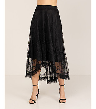 Черна дантелена пола снимка