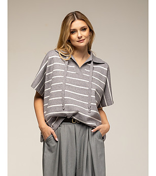 Сив дамски пуловер на райе снимка