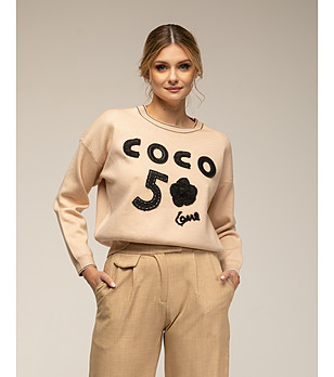 Бежов дамски пуловер снимка