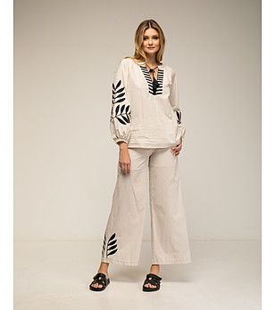 Бежова памучна блуза с черни мотиви снимка