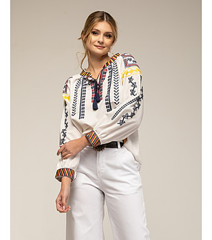 Бяла памучна дамска блуза с бродерии  снимка