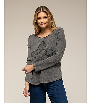 Памучна сива дамска блуза с апликация снимка