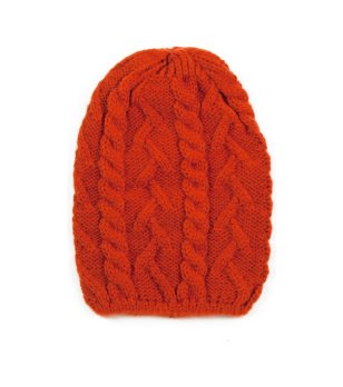 Червена плетена дамска зимна шапка снимка