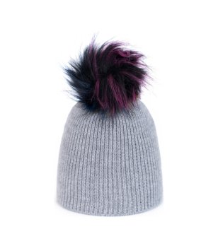 Зимна светлосива шапка с помпон  снимка
