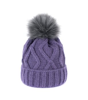 Зимна шапка с помпон в лилаво  снимка